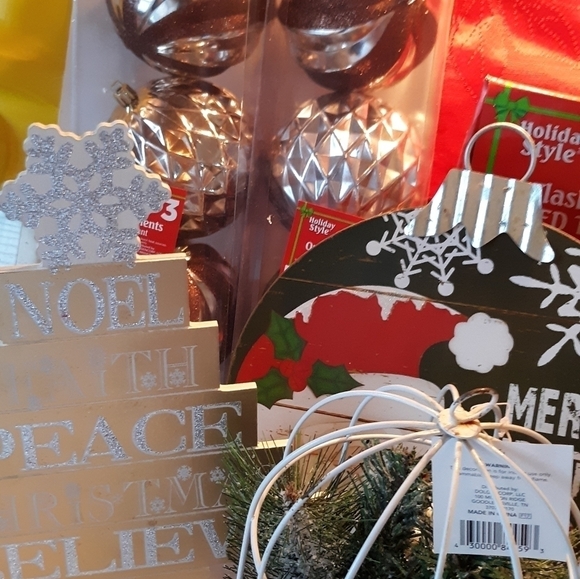 $50 value Christmas decoration mystery box - Picture 3 of 4